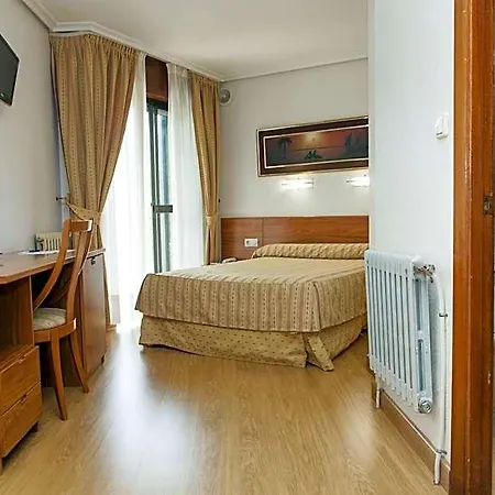 Hotel Las Anclas 2*