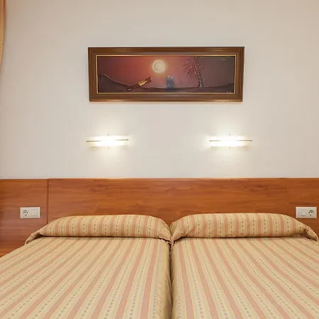 Anclas Hotell 2*