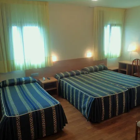 Anclas فندق إل أستيريلو