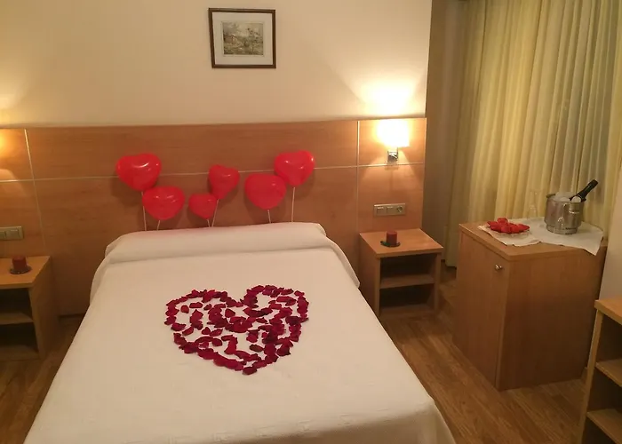 Anclas 2* El Astillero